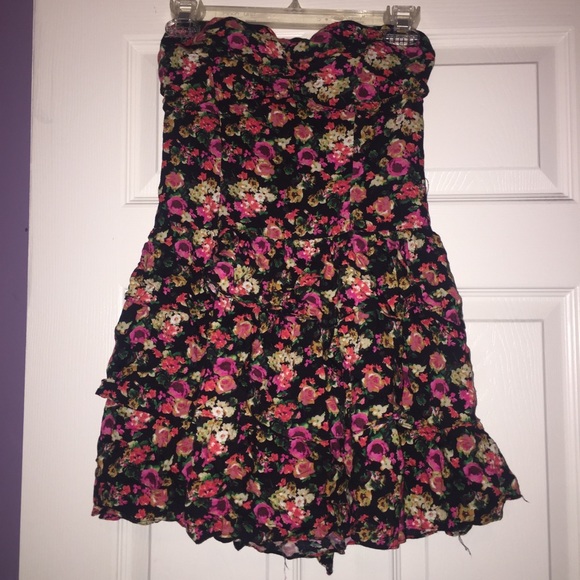 F21 Strapless Ruffled Dress - Picture 1 of 5